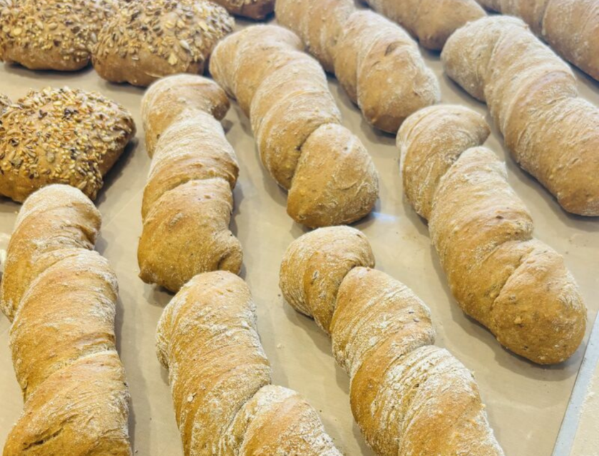 seeded bread rolls, natural ingredients baking, bakery NPD, seed topping, hand-seeded rolls, bread twists, clean label bakery